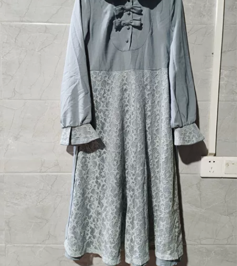 出一条九成新s码可穿的法式复古收腰显瘦蕾丝...