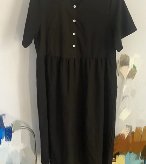 黑色学生裙 线下买的 穿上去很可爱 穿过两...