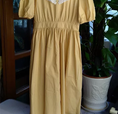 卡其色显瘦收腰A字连衣裙公主灯笼袖长裙学生...