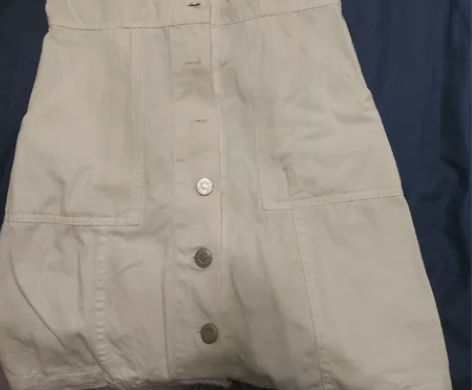 仅穿一次，牛仔背带裙s码，实体购入，不喜网...