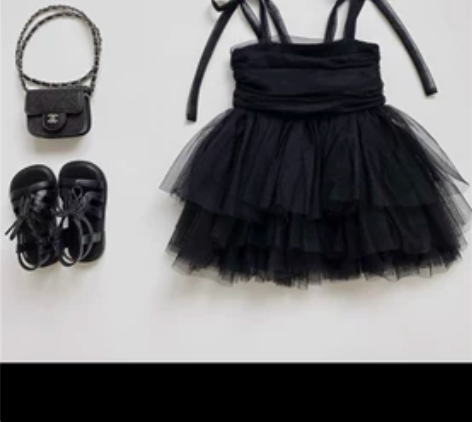 黑色网纱吊带蓬蓬裙万圣节 尺码130，穿1...