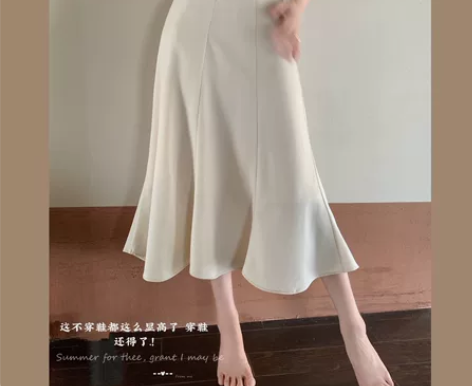 全新白色鱼尾裙，做工精致，面料高档，米白色...