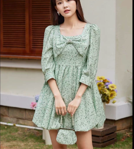由于风格不合适出全新爱依服花苞裙，中码，吊...