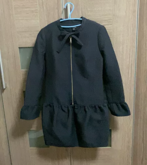 闲置出售，深蓝色花苞裙 感兴趣的话点“我想...