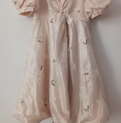 【迪士尼IP款】伊芙丽刺绣网纱连衣裙在逃公...