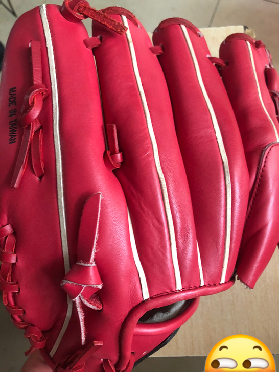 闲置台版棒球手套 右投12寸 随缘出 可小刀