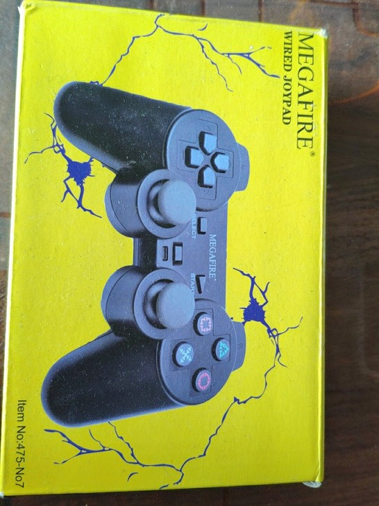 无线游戏手柄,拆封了但未使用过,售出不退