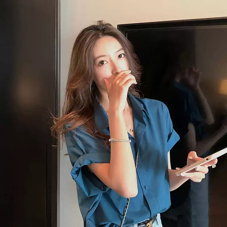 蓝色衬衫女夏薄款设计感小众新款2021年别...