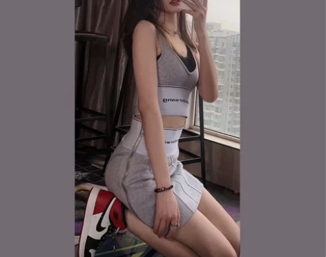 aw大王泫雅运动风半身裙女复古修身wang...