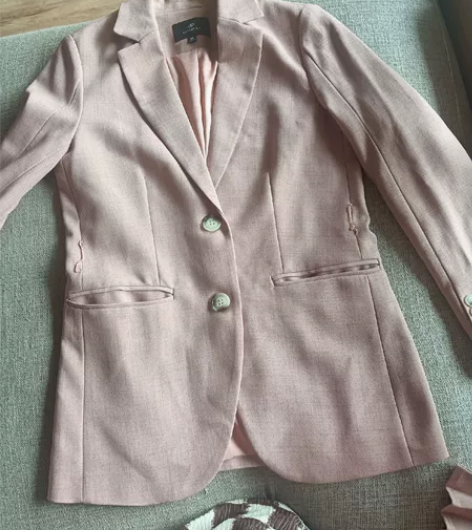 凡琴 全新裸粉色西服,百褶风琴套裙 全新...