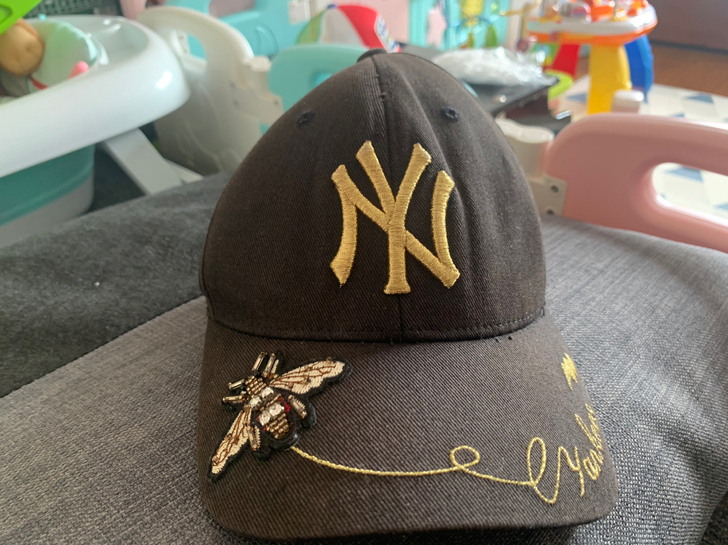 正品MLB帽子 300+购入,有少许褪色。...