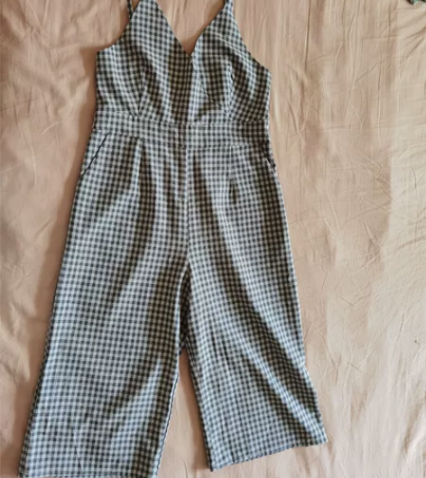 八分吊带连体裤，全新，适合体重100斤左右...