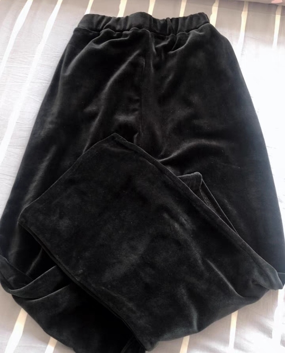 金丝绒阔腿裤,全新一次没穿过。