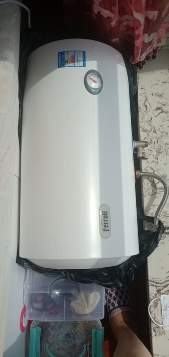 法罗力热水器,很新,无维修