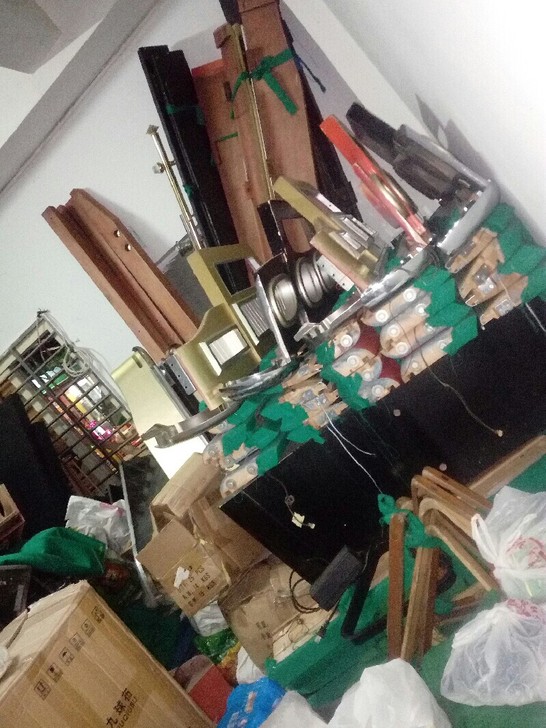 标准台球桌转让台球桌成色新，有配新球，杆、...