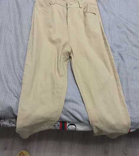 米色高腰休闲裤，腰围70-75CM 实体店...