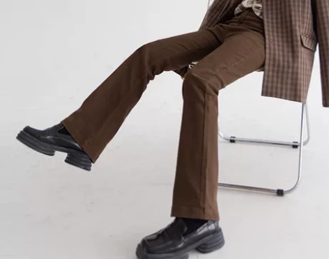 高腰微喇牛仔裤女秋季直筒美式复古咖色喇叭棕...