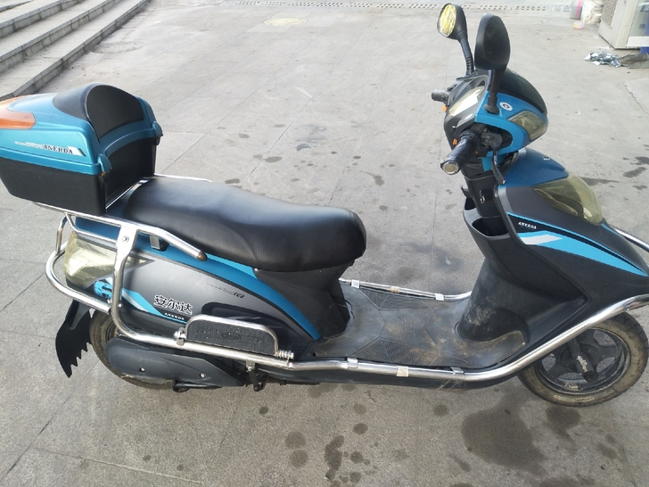 安尔达电动车，96伏20安，成色八成新，有...