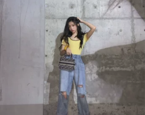 六一自制2021新款高腰直筒宽松阔腿破洞牛...