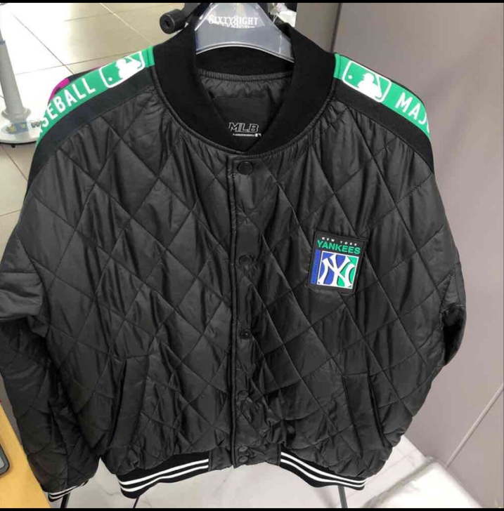 全新吊牌MLB薄款棒球棉服,95码宽松版型...