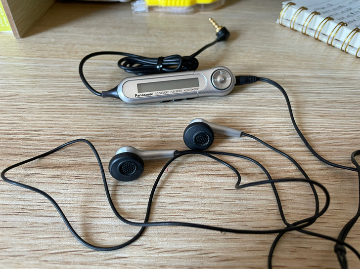 出个松下的线控跟耳机，本人不是专业卖这些东...