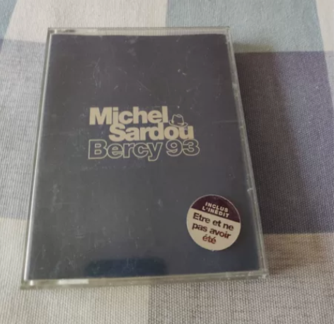 法国产法语双盒磁带 品相如图，正常播放，音...