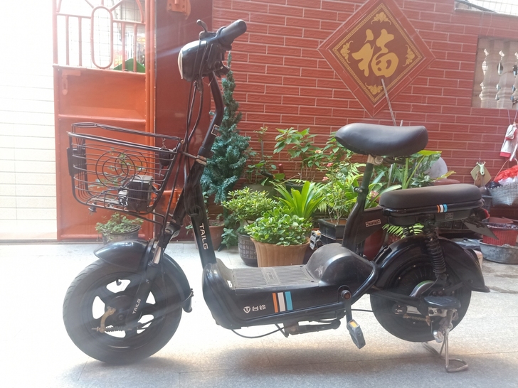 48v台铃电动车转让700，可跑30公里，...