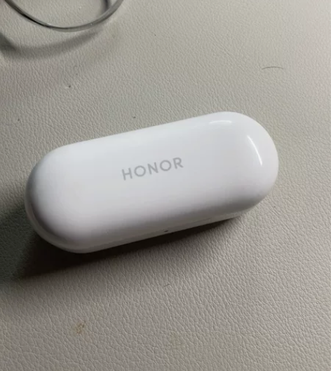 荣耀蓝牙耳机 不知道型号别人送的 不退??...