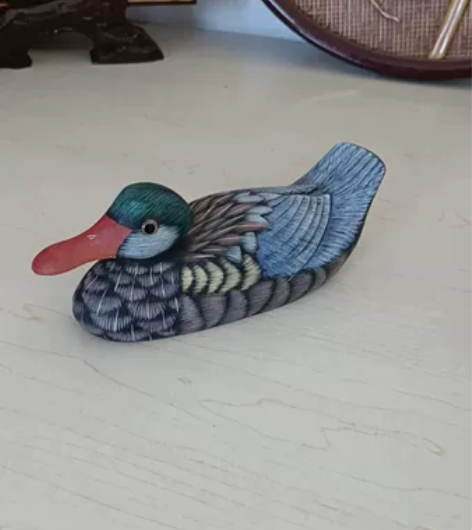 木雕单只鸭子,太精致了,连鼻孔都有,人工雕...