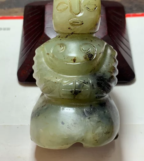 玉雕胡人像一枚，重153克；高7.5*4....