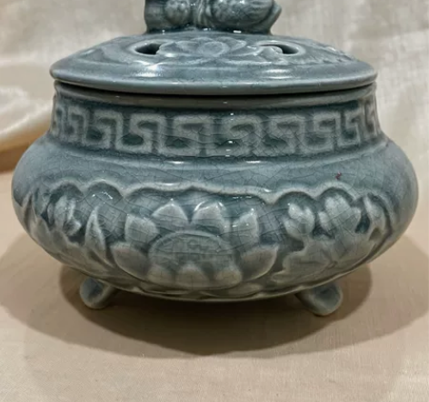 三足熏香炉 高11.5公分宽13公分 感兴...