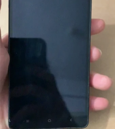 红米3，运行内存2G，容量16G，2+16...