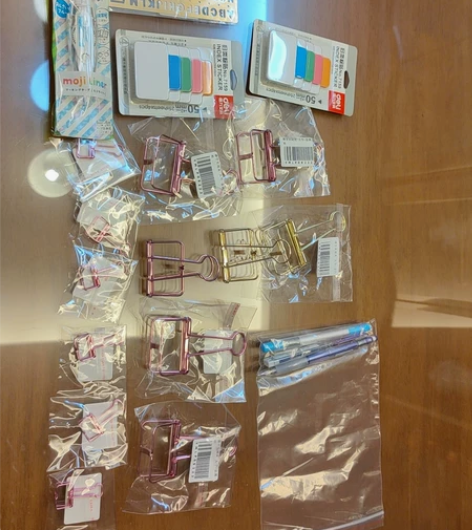 标签纸,长尾夹,修改带,自动铅笔,全是新的...