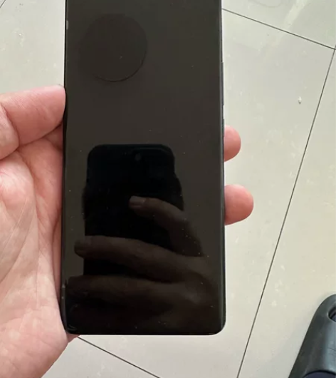 出自用的小米11pro顶配版 12+256...
