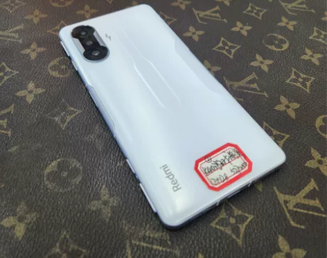 红米k40游戏增强版 12加128 外观9...