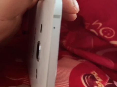 三星手机老古董低价出售，有意向的小伙伴联系...