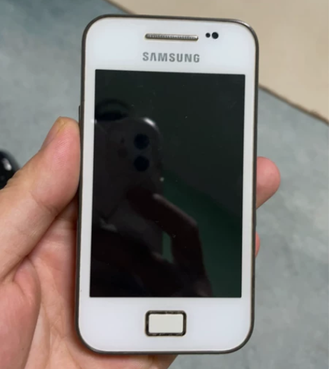 三星手机型号 GT-S5830i，低价甩卖...