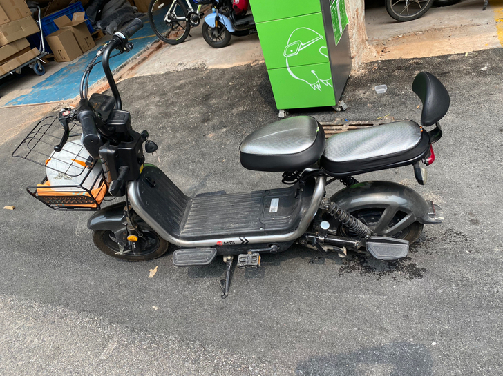 台铃R8电动车，9成新，锂电大电池，48V...