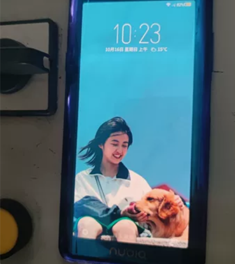 努比亚x  8128  主屏烧屏副屏完好尾...