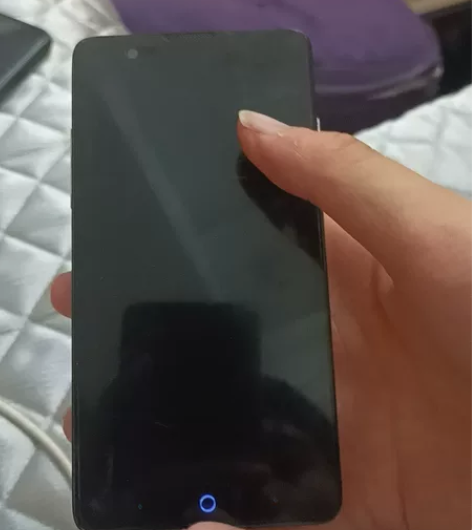 中兴 忘了啥型号 能开机 不知道密码了...