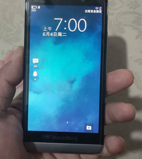 黑莓手机Z30  有开机锁，屏幕全好有贴膜...