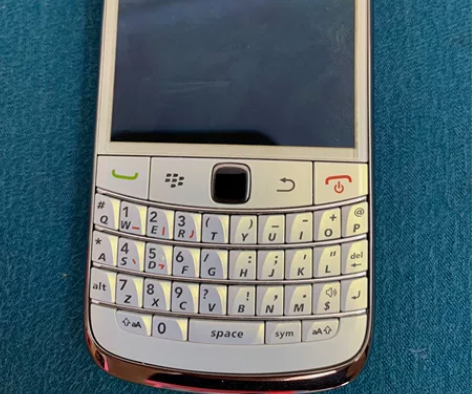 学生戒网手机黑莓9700 港版原装无拆功能...