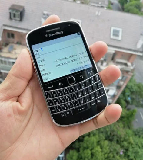 黑莓9930成色不错。功能全部正常。可以备...