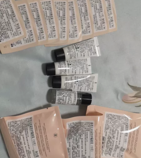 香奈儿一号山茶花精华5ml*3有效期24年...