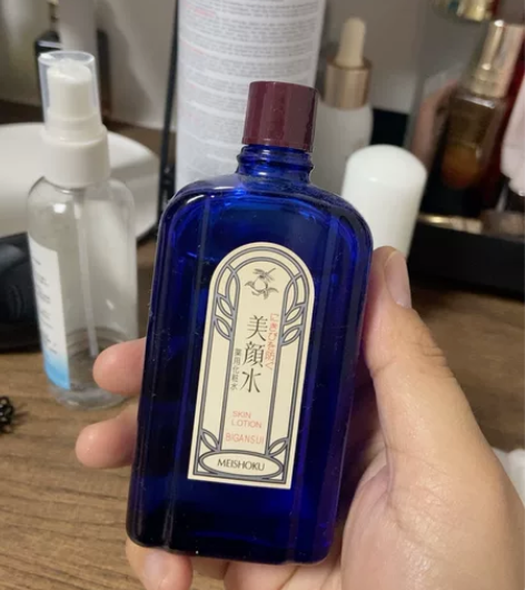 自己在澳门购入 明色化妆水 主打祛痘  随...