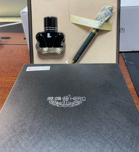 闲置！闲置！闲置！英雄钢笔带墨水礼品一套 ...