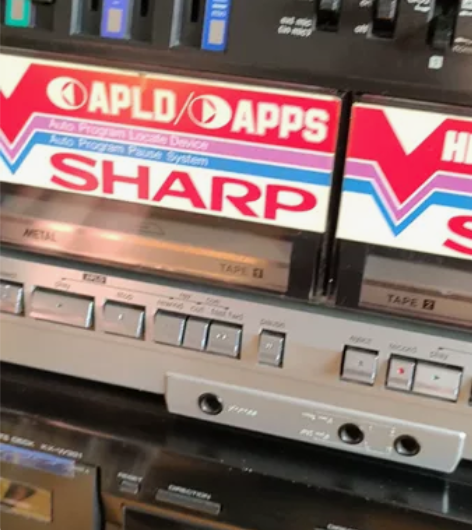 日本原装夏普575收录机，此机所有功能正常...