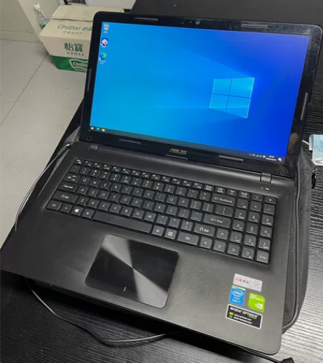 华硕K550笔记本。老公好几年前买的，后来...