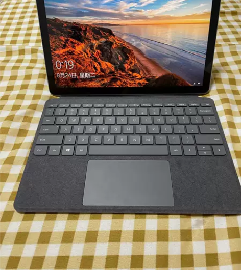 微软 Surface Go 2 8GB 1...