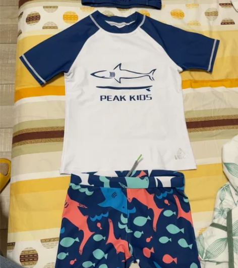 peak儿童泳衣套装，全新未穿，需要的私聊...